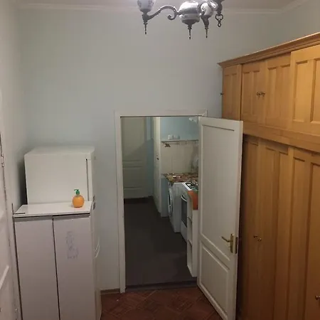 Apartment Vorontsovskyi Lane 9 *