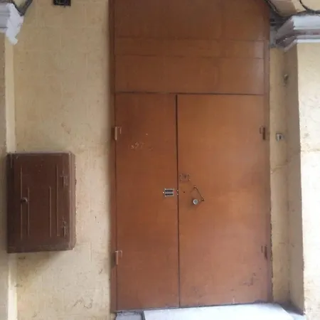 Apartment Vorontsovskyi Lane 9